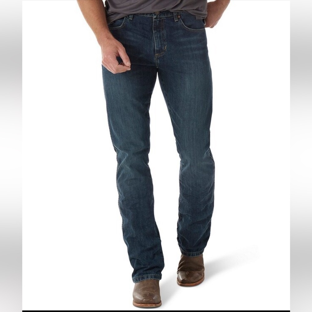 Wrangler Men's Retro Slim Boot- Size 30x36 NWOT